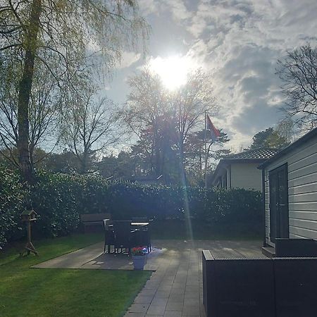 Chalet Wanama. Gelegen Op Het Vakantiepark Het Lierderholt Op De Veluwe. Villa Beekbergen Esterno foto
