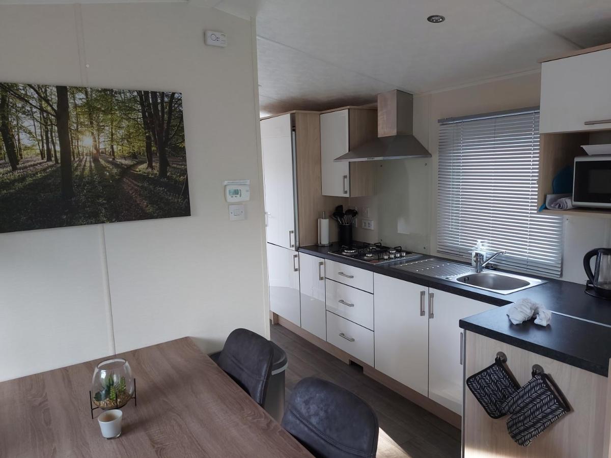 Chalet Wanama. Gelegen Op Het Vakantiepark Het Lierderholt Op De Veluwe. Villa Beekbergen Esterno foto